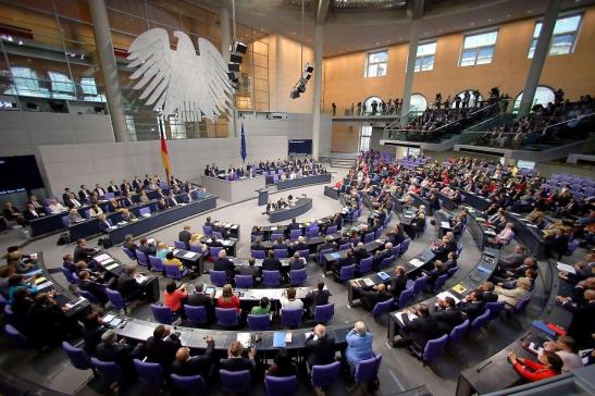 image - Bundestag in session